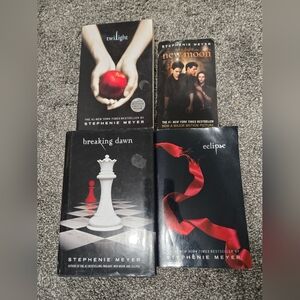 The Twilight Saga By Stephenie Meyer Book Set